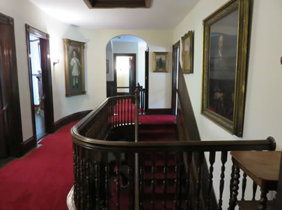 Sagamore_Hill_second_flr_stairway